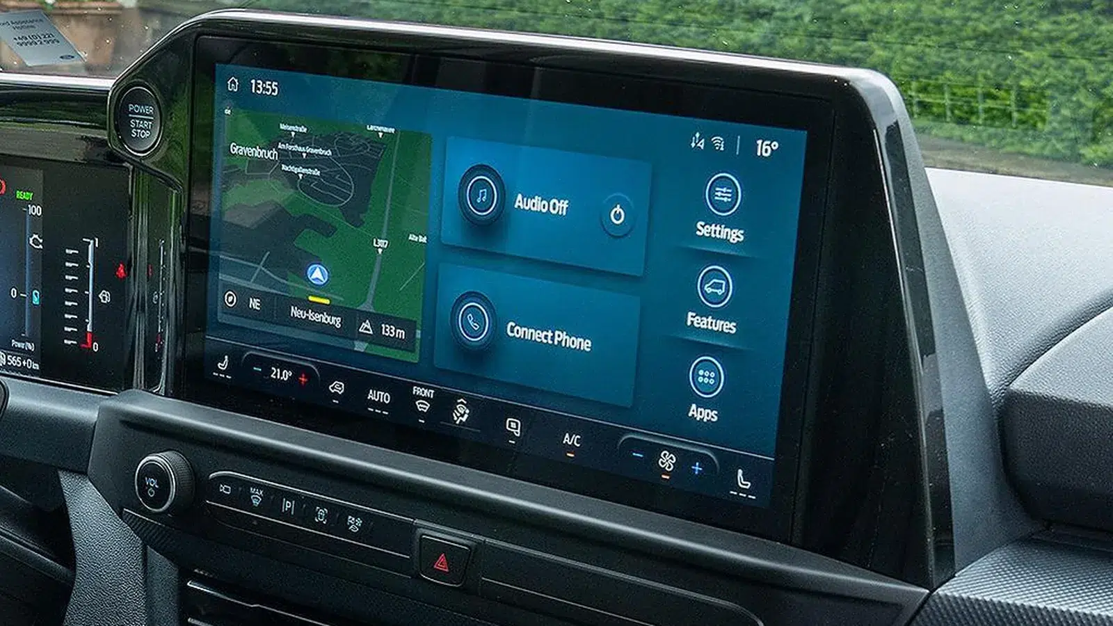 Ford Transit Custom 13-inch SYNC 4 landscape touchscreen with on-screen climate controls along the bottom