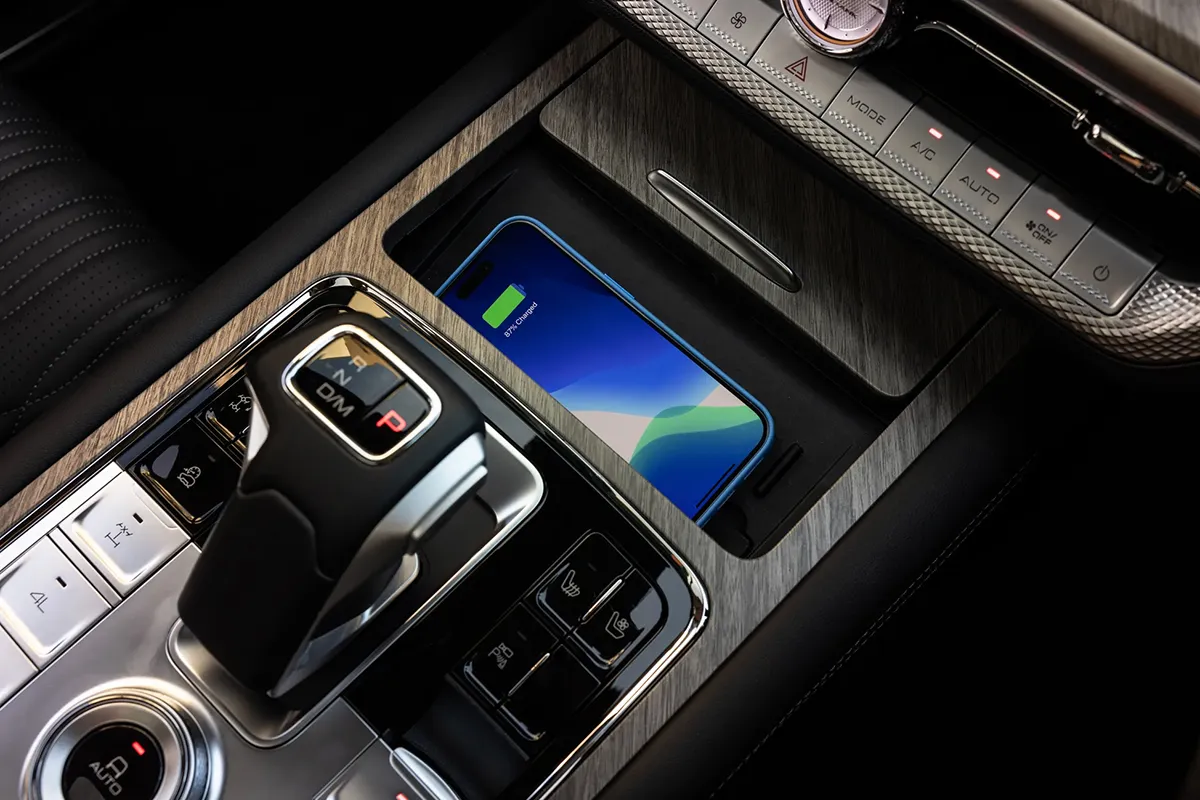 GWM Tank 500 wireless phone charger and gear selector in the centre console